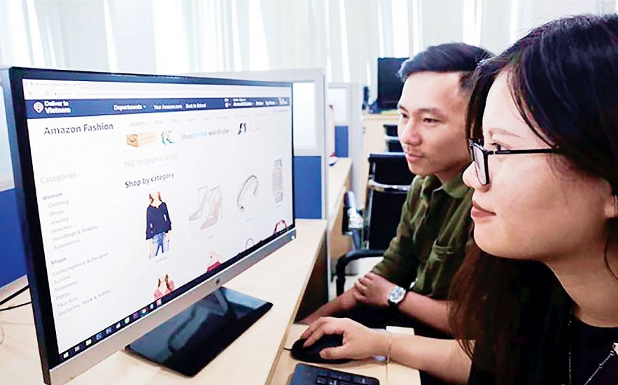 Hoạt động thương mại điện tử phát triển bùng nổ như hiện nay, bên cạnh những lợi ích cho phát triển kinh tế cũng tiềm ẩn những rủi ro trong công tác quản lý nhà nước.