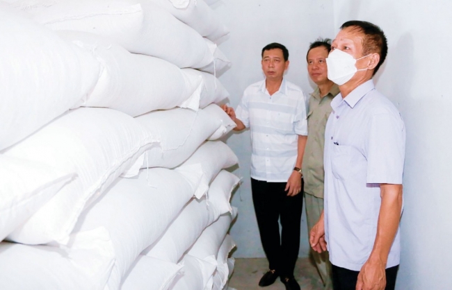 Gần 40.000 tấn thóc được nhập kho dự trữ an toàn, đảm bảo chất lượng