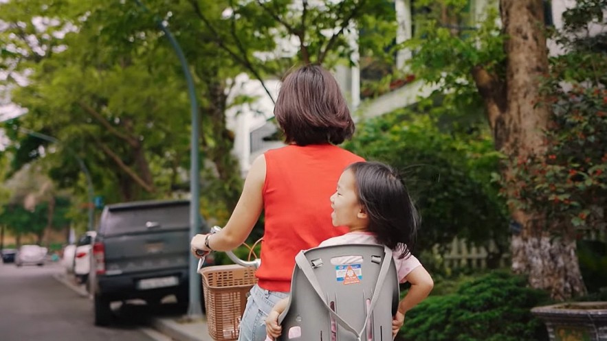 Giám đốc 8x dũng cảm chuyển nhà, chuyển trường để đồng hành cùng con giai đoạn khó khăn nhất: Chỉ sau 6 tháng đã nhận thay đổi ngoài mong đợi Quyết định đúng đắn khi thay đổi môi trường sống của một giám đốc 8X