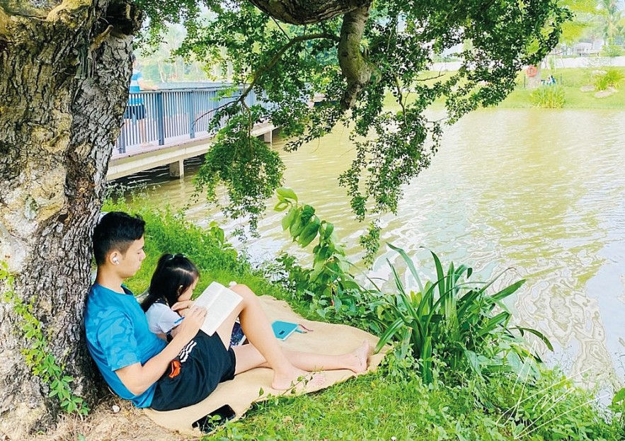 Vì sở thích khám phá thiên nhiên anh Tuyển đã lựa chọn khu đô thị xanh để sinh sống. Vì sở thích khám phá thiên nhiên anh Tuyển đã lựa chọn khu đô thị xanh để sinh sống.