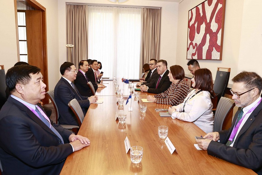 Chủ tịch Quốc hội Vương Đình Huệ hội đàm với Chủ tịch Thượng viện Sue Lines và Chủ tịch Hạ viện Milton Dick Chủ tịch Quốc hội Vương Đình Huệ hội đàm với Chủ tịch Thượng viện Sue Lines và Chủ tịch Hạ viện Milton Dick