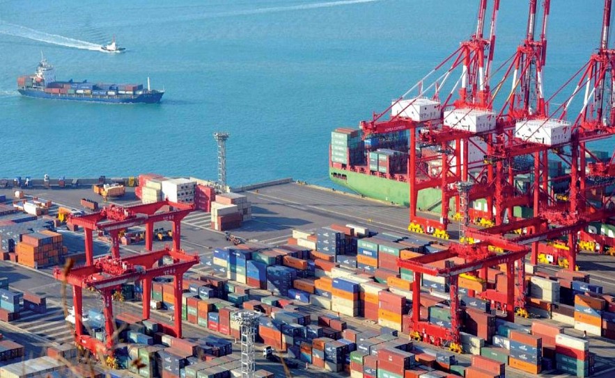 Xuất khẩu hàng Việt năm 2023: Cơ hội và thách thức đan xen