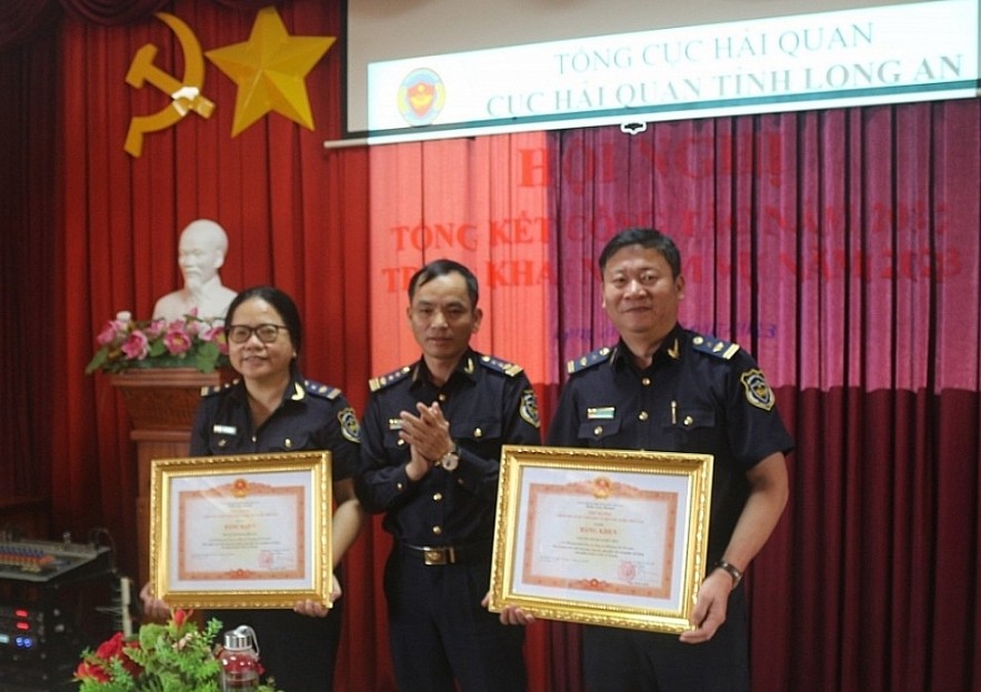 Năm 2023, Cục Hải quan Long An đặt mục tiêu thu ngân sách đạt 5.000 tỷ đồng Năm 2023, Cục Hải quan Long An đặt mục tiêu thu ngân sách đạt 5.000 tỷ đồng