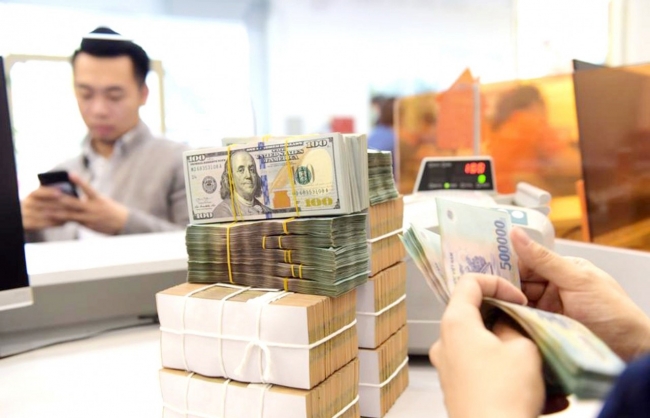 Tỷ giá giảm trong ngắn hạn, nhưng chưa hết lo về trung hạn