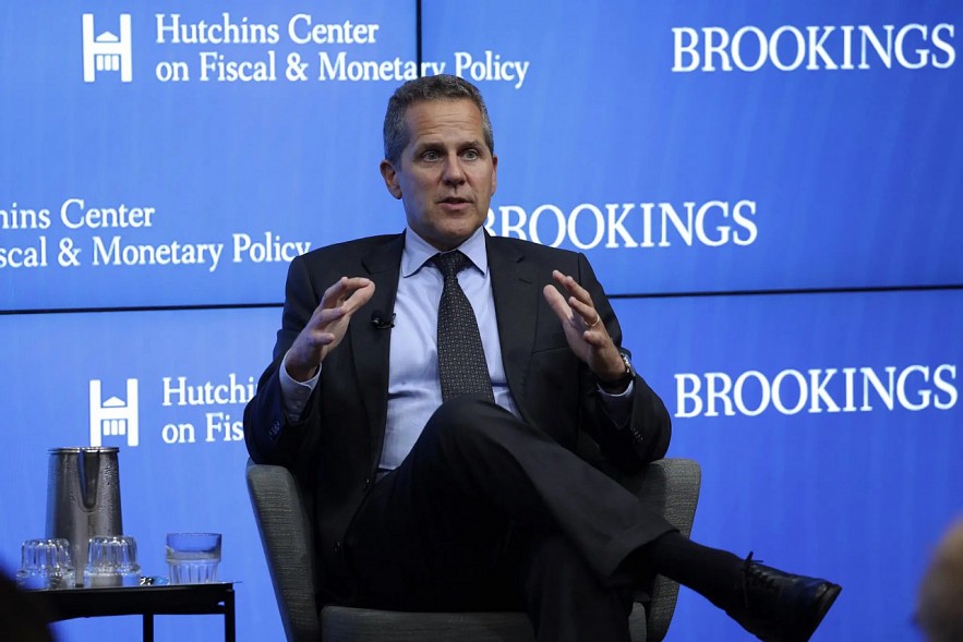 FDIC điều tra về sự sụp đổ của SVB và Signature Bank FDIC điều tra về sự sụp đổ của Ngân hàng Thung lũng Silicon và Signature Bank