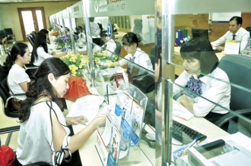 Các ngân hàng cần thận trọng phòng vệ rủi ro, cả ở ngắn hạn và dài hạn. Các ngân hàng cần thận trọng phòng vệ rủi ro, cả ở ngắn hạn và dài hạn.