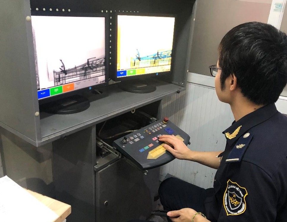 Lực lượng hải quan phá nhiều đường dây vận chuyển ma túy qua sân bay Nội Bài