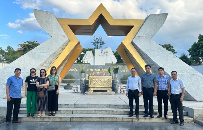 Thời báo Tài chính Việt Nam tri ân các anh hùng liệt sỹ tại các tỉnh miền Trung