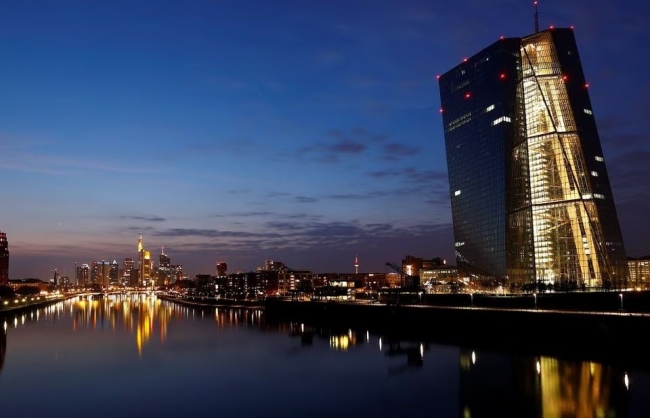 5 cau hoi cho ecb truoc them phien hop quyet dinh lai suat thang 7