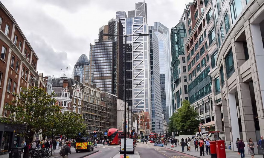 BoE tăng lãi suất thêm 0,25 điểm phần trăm, cảnh báo duy trì mức cao trong hai năm tới Ngân hàng Anh tăng lãi suất thêm 0,25 điểm phần trăm, cảnh báo duy trì mức cao trong hai năm tới