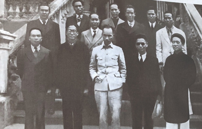 Bộ Tài chính khởi đầu gian khó và bài học lòng dân