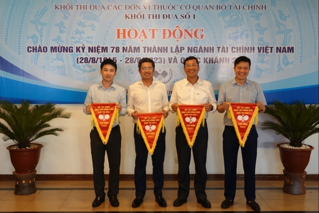 Các đơn vị Khối Thi đua số 1 giao lưu bóng bàn