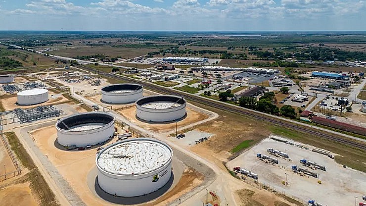 Vì sao giá dầu quay trở lại mốc 90 USD/thùng, có thể lên 100 USD trước năm 2024?