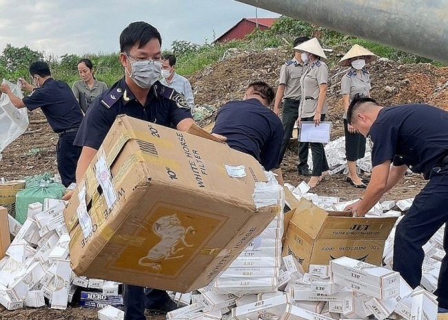 "Nóng" buôn lậu thuốc lá cuối năm