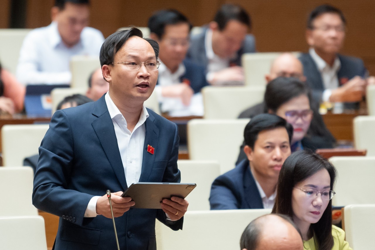 Đại biểu Quốc hội tiếp tục lo hệ lụy từ việc ngân hàng bán bảo hiểm Đại biểu Quốc hội tiếp tục lo hệ lụy từ việc ngân hàng bán bảo hiểm