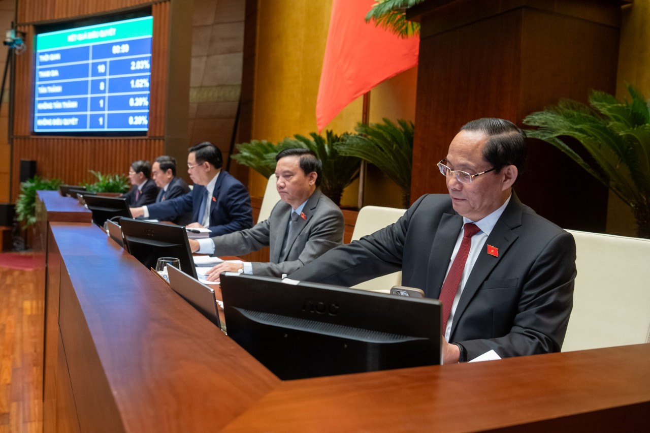 Nghiêm cấm gắn việc bán bảo hiểm không bắt buộc với cung cấp dịch vụ ngân hàng