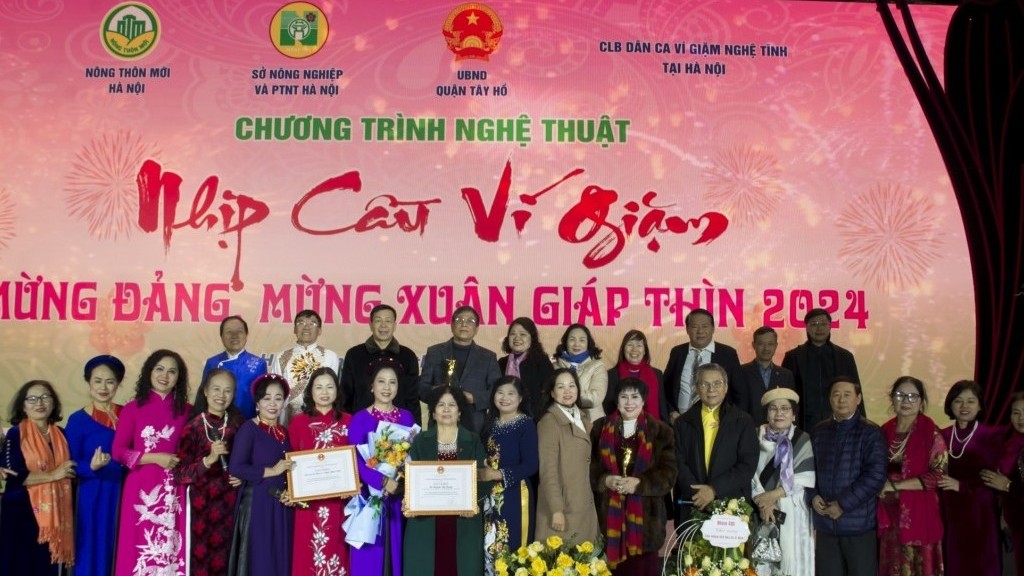 Nhịp cầu Ví Giặm mừng Đảng, mừng Xuân, mừng đất nước đổi mới