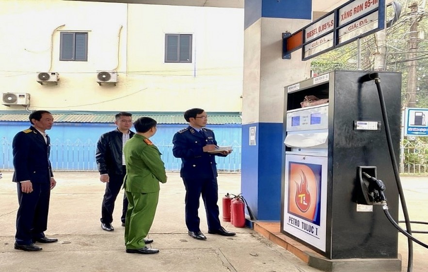 Cục Thuế Hòa Bình quyết liệt triển khai hóa đơn điện tử đối với hoạt động bán lẻ xăng dầu Hòa Bình: Quyết liệt triển khai hóa đơn điện tử đối với hoạt động bán lẻ xăng dầu