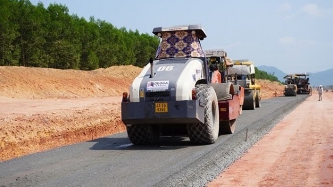 Tăng tốc thi công để cao tốc Quảng Ngãi - Hoài Nhơn về đích đúng hẹn