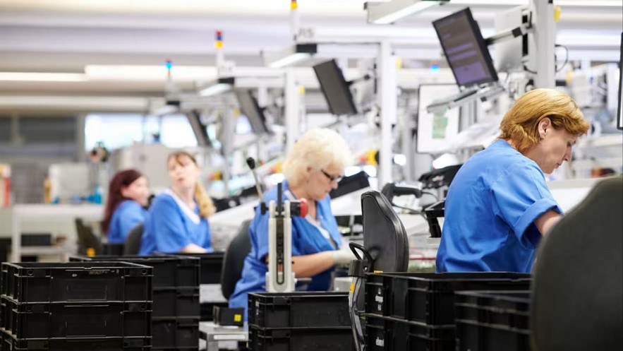 Nền kinh tế châu Âu liệu có hy vọng tiếp tục cạnh tranh với Mỹ? Nền kinh tế châu Âu liệu có hy vọng tiếp tục cạnh tranh với Mỹ?