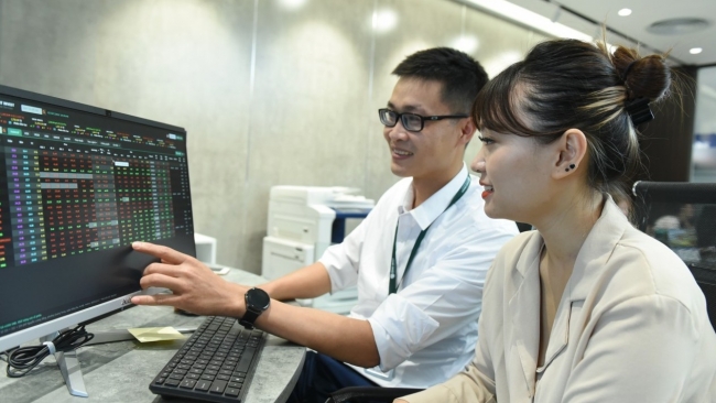 “Đi ngang” có thể là xu thế chủ đạo của thị trường chứng khoán tháng 6