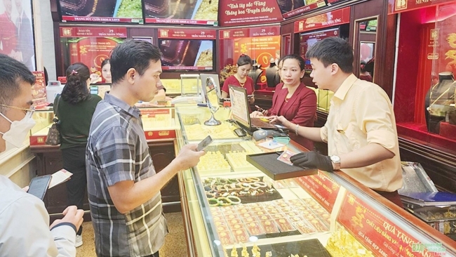 Xu hướng giảm giá vàng trung hạn thể hiện rất rõ