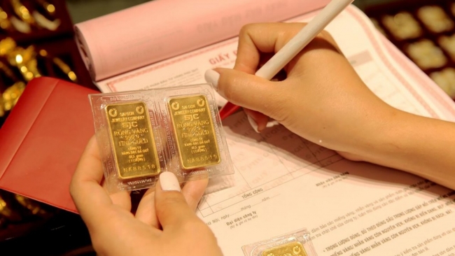 Lấy hóa đơn khi mua vàng là bảo vệ quyền lợi cho chính mình