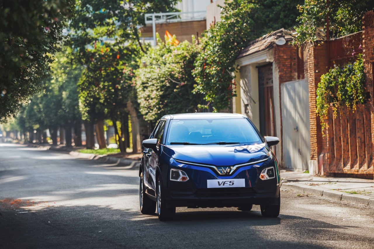 Tỷ phú Phạm Nhật Vượng lập công ty mua bán và cho thuê xe điện - thúc đẩy chuyển đổi xanh Tỷ phú Phạm Nhật Vượng lập công ty mua bán và cho thuê xe điện - thúc đẩy chuyển đổi xanh