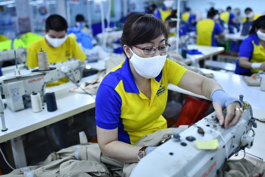 Ngành dệt may, da giày Việt Nam đẩy mạnh nội địa hóa và công nghệ trước biến động thuế quan