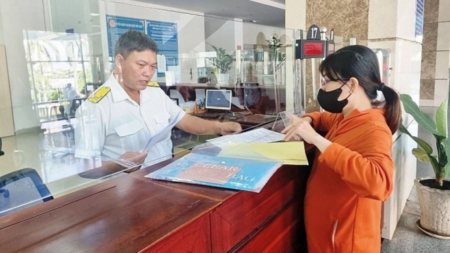 Chính sách giảm, giãn các loại thuế, phí - Giải pháp thiết thực trong ngắn hạn