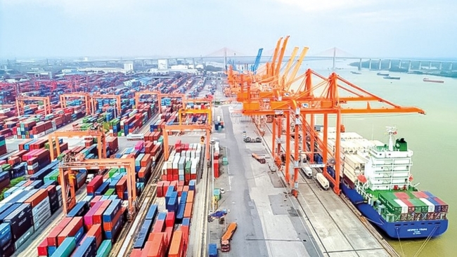 Chính sách tài khóa mở rộng hợp lý, bệ đỡ cho tăng trưởng