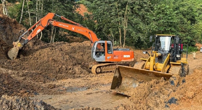 bao hiem trach nhiem dan su chu xe co gioi nhin tu vu xe o to khach bi vui lap tai ha giang