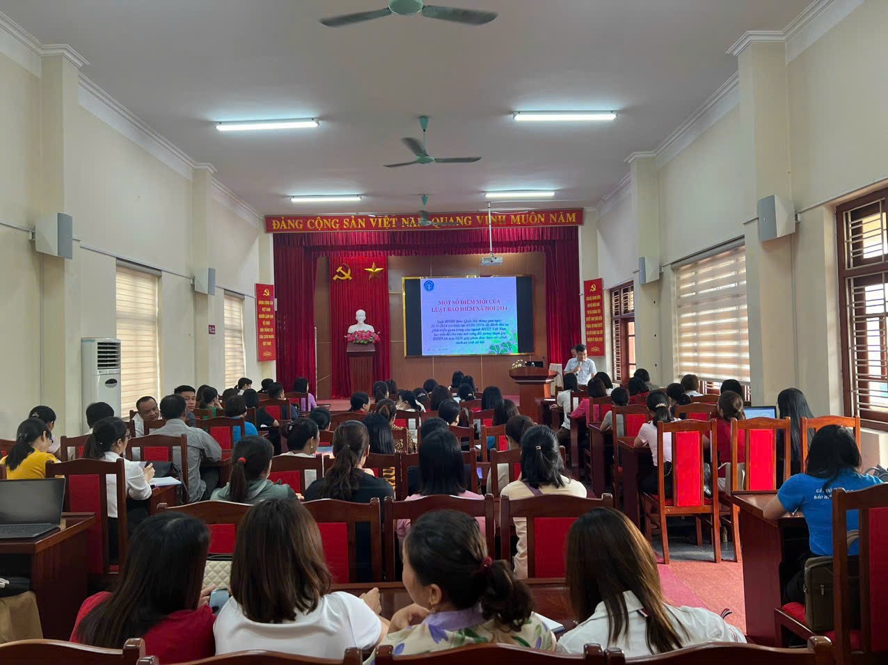 BHXH tỉnh Quảng Ninh tổ chức tuyên truyền, tư vấn, đối thoại về luật BHXH, BHYT