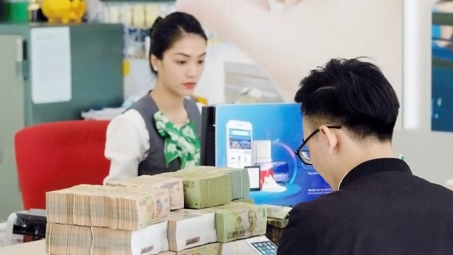 Áp lực lãi suất điều hành tăng, nhưng chính sách nới lỏng tiền tệ vẫn duy trì