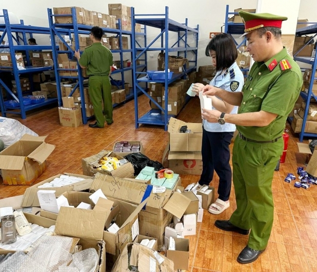 Bắc Giang: Triệt phá kho chứa 70.000 sản phẩm mỹ phẩm nhập lậu chào bán online