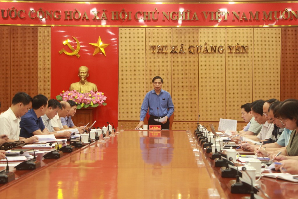 Quang cảnh làm việc, kiểm điểm tiến độ GPMB các dự án trọng điểm trên địa bàn TX Quảng Yên