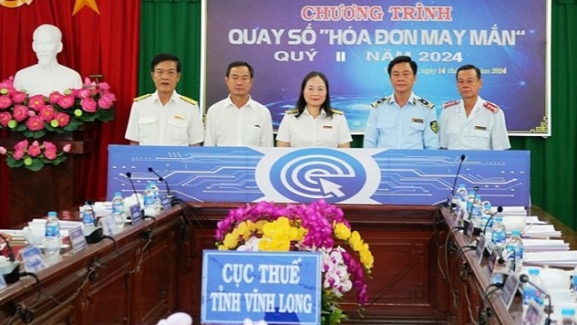 Vĩnh Long: 21 cá nhân trúng thưởng chương trình hoá đơn may mắn