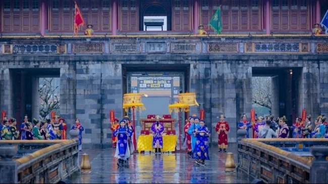 mien ve tham quan quan the di tich co do hue trong ngay 29