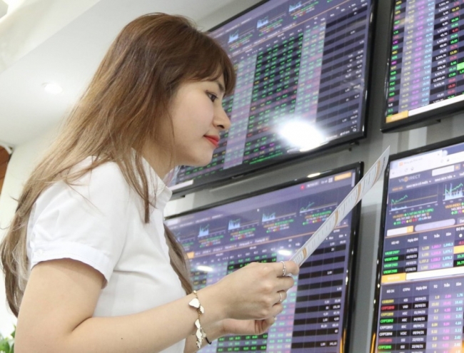 Chính sách tiền tệ sẽ hậu thuẫn tâm lý, thúc đẩy dòng tiền vào thị trường chứng khoán cuối năm