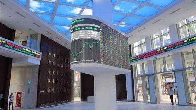 Nhiều chỉ số trên HOSE tăng nhẹ trong tháng 8