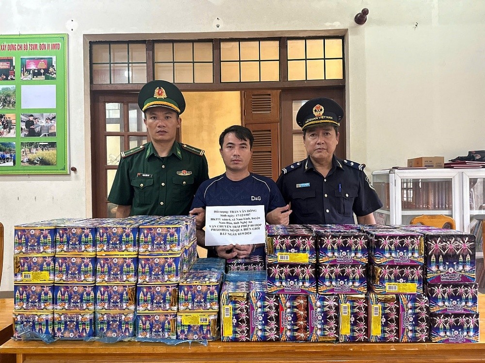 1 tạ pháo nổ khi nhập cảnh qua cửa khẩu Cha Lo 1 tạ pháo nổ khi nhập cảnh qua cửa khẩu Cha Lo