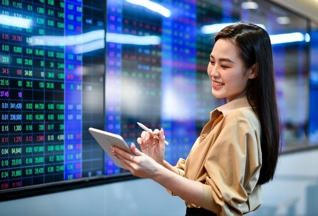 Thị trường chứng khoán lình xình đi ngang, đâu là cơ hội cho nhà đầu tư?