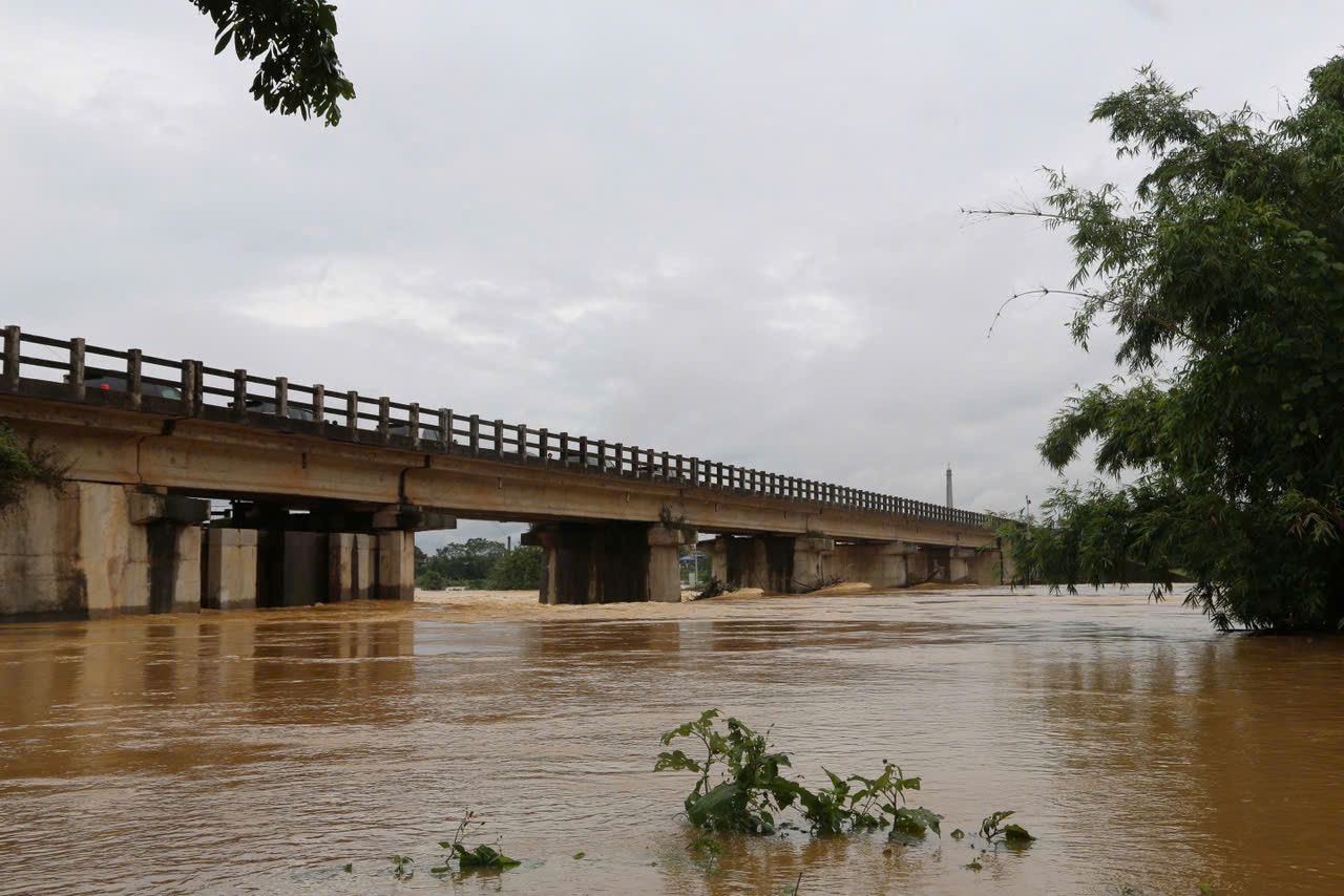 Phó Thủ tướng Hồ Đức Phớc thị sát công tác phòng, chống bão lụt tại Thái Nguyên Phó Thủ tướng Hồ Đức Phớc thị sát công tác phòng, chống bão lụt tại Thái Nguyên