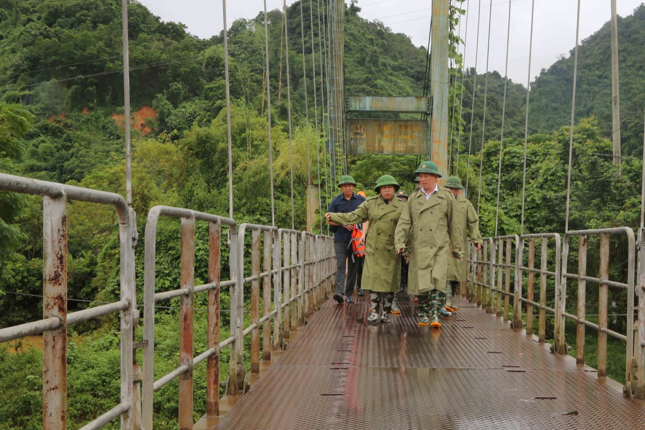 Phó Thủ tướng Hồ Đức Phớc kiểm tra, chỉ đạo khắc phục hậu quả mưa lũ tại Bắc Kạn Phó Thủ tướng Hồ Đức Phớc kiểm tra, chỉ đạo khắc phục hậu quả mưa lũ tại Bắc Kạn