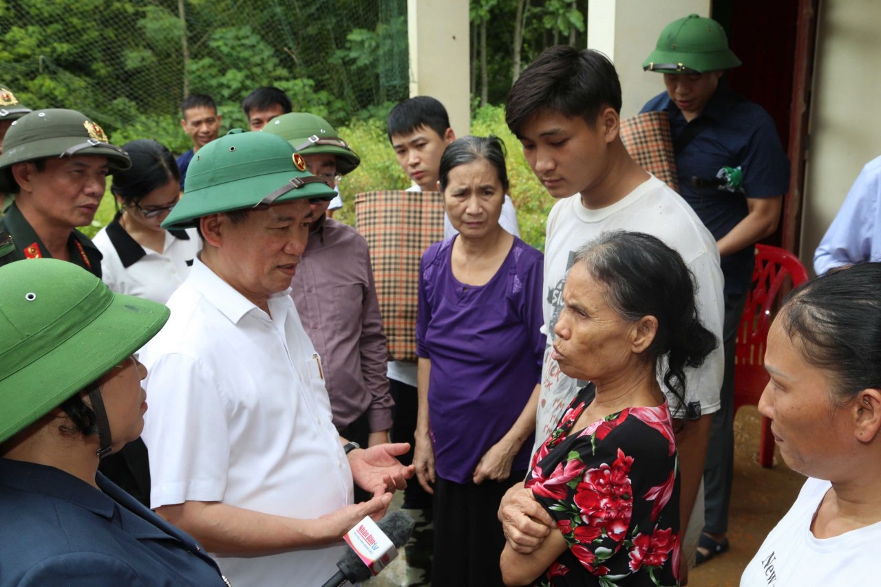 Phó Thủ tướng Hồ Đức Phớc kiểm tra, chỉ đạo khắc phục hậu quả mưa lũ tại Bắc Kạn Phó Thủ tướng Hồ Đức Phớc kiểm tra, chỉ đạo khắc phục hậu quả mưa lũ tại Bắc Kạn