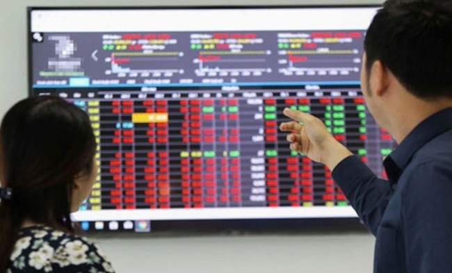 Chứng khoán hôm nay (10/9): Thanh khoản cải thiện, nhưng VN-Index lại giảm sâu hơn