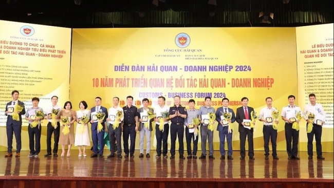 Các hình thức hỗ trợ giúp tạo niềm tin giữa cơ quan hải quan và doanh nghiệp