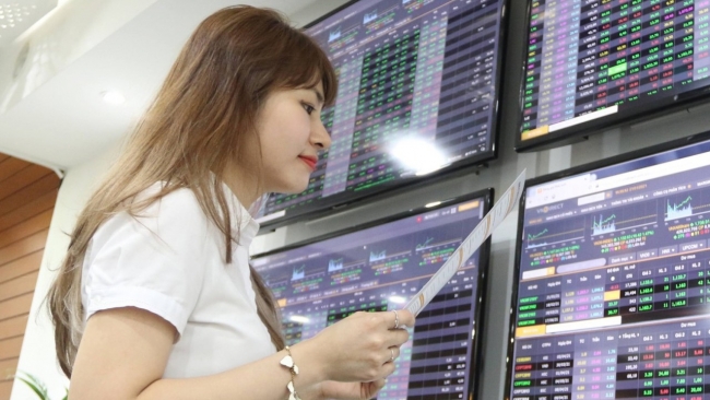 Chứng khoán hôm nay (20/9): Đà tăng thu hẹp, thanh khoản cởi mở đạt “tỷ đô”