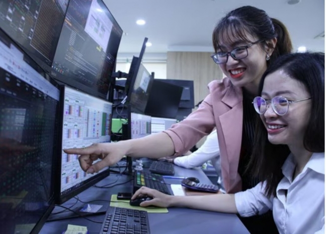 Thị trường chứng khoán: Điểm số và thanh khoản đều tăng trong một tuần dày đặc sự kiện tác động