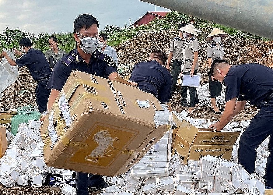 Đấu tranh với buôn lậu thuốc lá chưa bao giờ hạ nhiệt Đấu tranh với buôn lậu thuốc lá chưa bao giờ hạ nhiệt